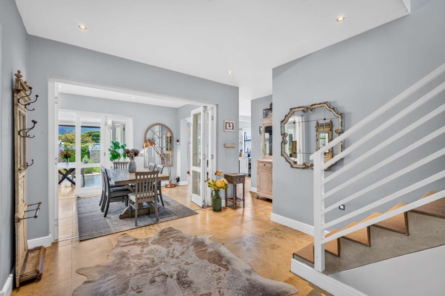 5 Bedroom Property for Sale in Claremont Upper Western Cape